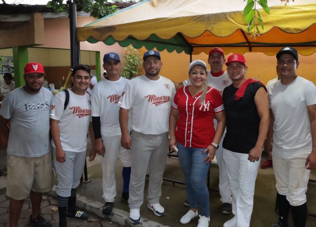 Exitoso resultó el partido Béisbol con causa en El Rosario a beneficio de DIF Municipal 2022 (14)