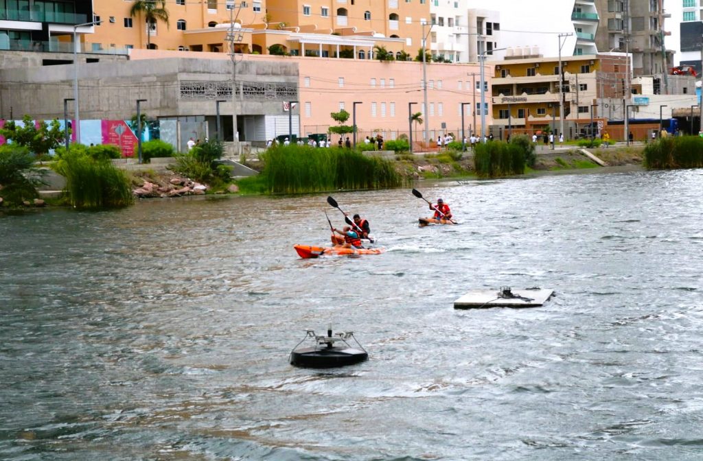 El Marco de su Primer Aniversario Parque Central celebra carrera de kayaks 2022 2
