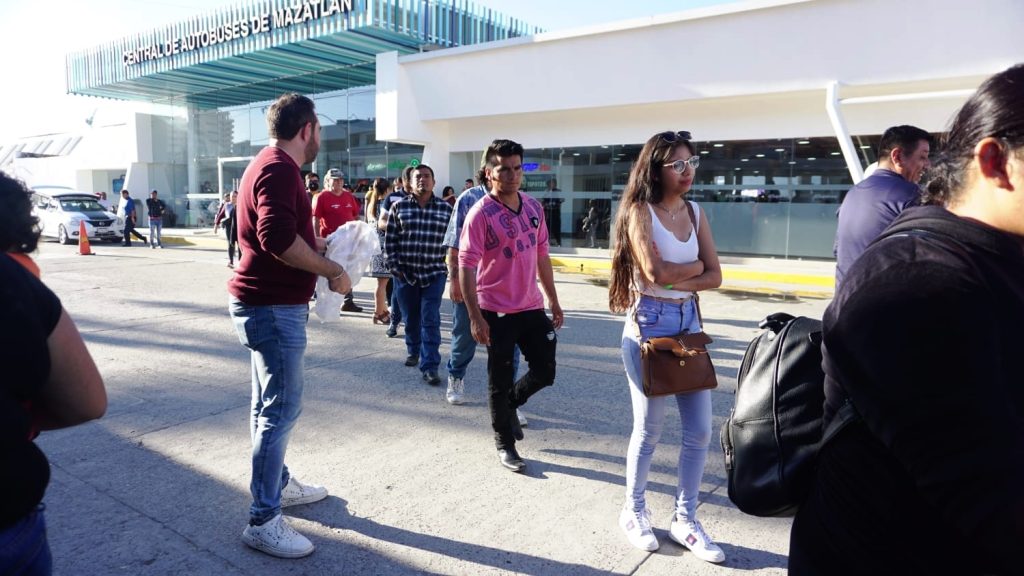 Sedectur y empresarios apoyaron a más de 350 turistas varados en Mazatlán 2023 2