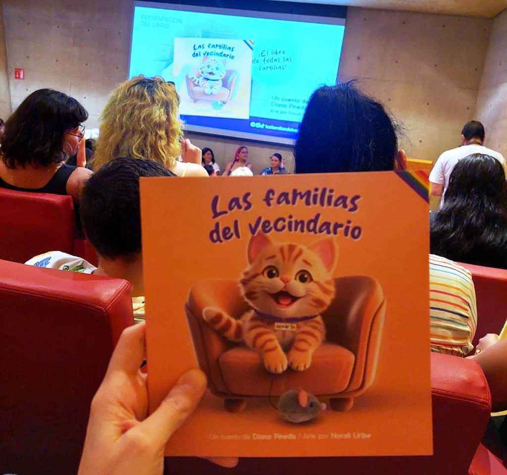 Presentación del libro infantil Las familias del vecindario, Diana Pineda y Norali Uribe 2023 1