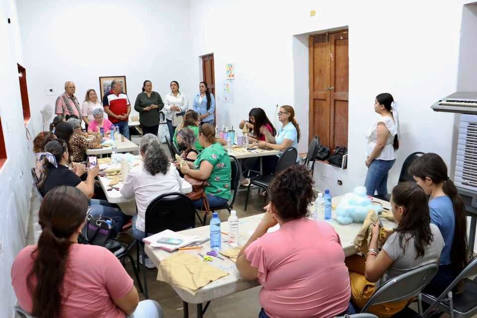 Inauguró Rolando Mercado el primer taller de muñecas artesanales en Sinaloa de Leyva 2023 3