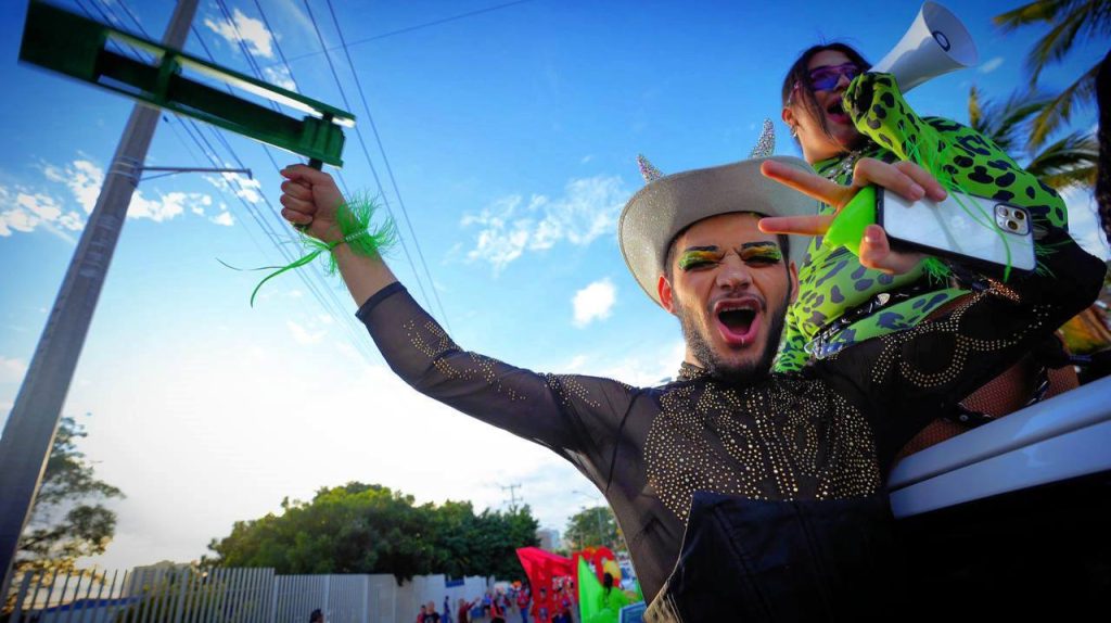 Vive Mazatlán tremendo preludio del Carnaval Internacional 2024 con la Segunda Manifestación Carnavalera 2024 1