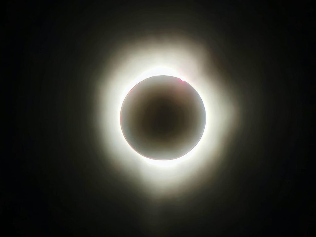 Presidente atestigua eclipse solar total en Mazatlán; “es un privilegio vivir para contarlo”, asegura 2024