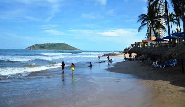 Inicia Playa en Regla en Mazatlán