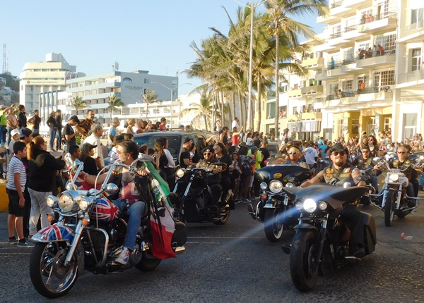 Desfile de Motos Mazatlán SIMM 2016 XXI Edición