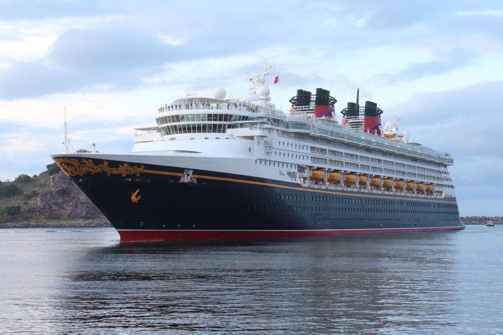 Arribó a Mazatlán el Crucero Turístico Disney Wonder