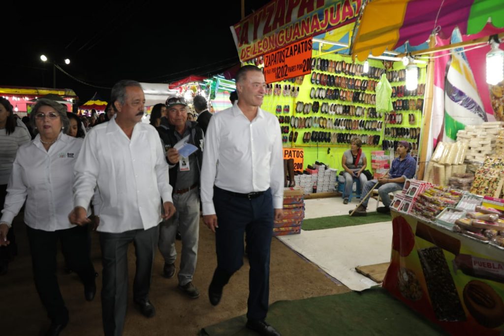 Inaugura Quirino la tradicional Verbena de Culiacán