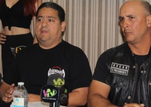 Firme Directiva de Moto CLub Mazatl&aacute;n con Roberto Casta&ntilde;eda y Directiva 2019 a 1