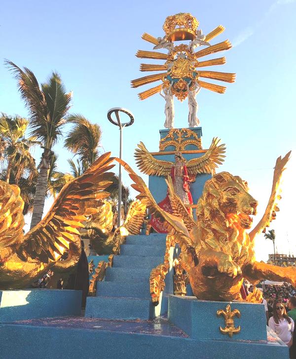 Primer Gran Desfile del Carnaval Internacional de Mazatlán 2019 Carroza Real b