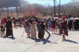 El Pueblo Señorial de San Ignacio se desborda en fiesta y fe religiosa en Semana Santa 2019 Viacrucis