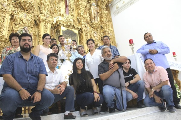Familia Angulo Beníotez En el Santuario Mariano de Nuestra Señora del Rosario El Rosario Pueblo Mágico Sinaloa México Abril 2019