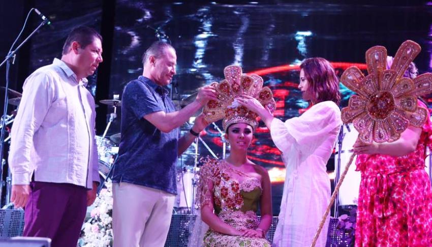 Quirino Ordaz y Rosy Fuentes Coronan a Ariadne I en las Fiestas del Mar de las Cabras 2019
