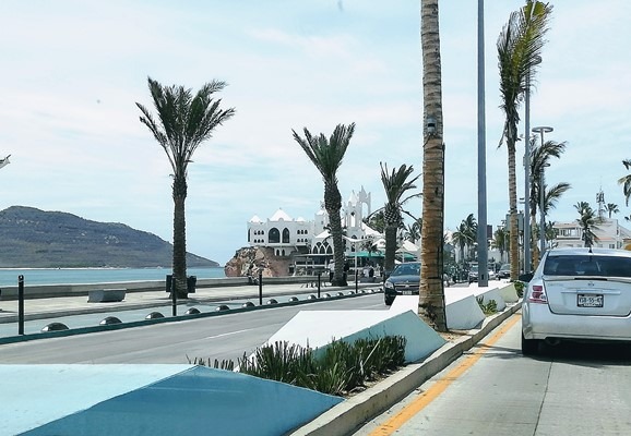 Palmeras del Malecón de Mazatlán Mitos y Mitotes pero el Químico Benítez no hace nada 2019 3