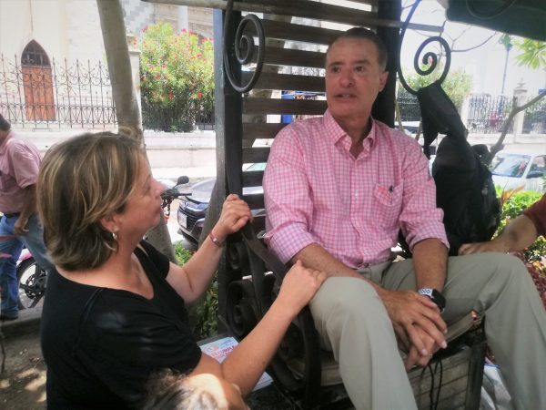 Quirino Ordaz Coppel en Plazuela República de Mazatlán con Turistas Agosto de 2019 2