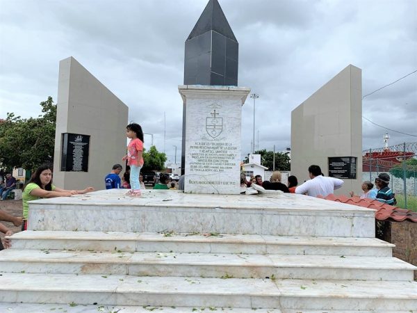 Cae la Virgen del la Puntilla con Tormenta Narda Mazatlán 2019 5
