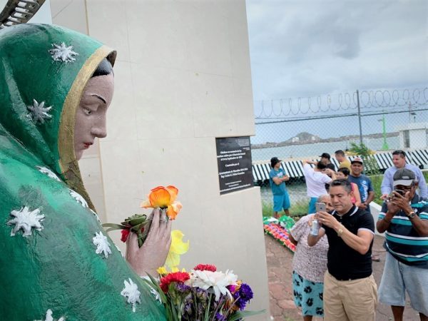 Cae la Virgen del la Puntilla con Tormenta Narda Mazatlán 2019 6