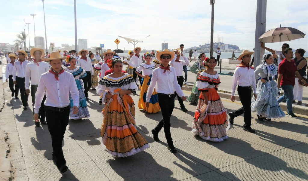Desfile 20 de Noviembre Mazatlán Sinaloa México Zona Trópico