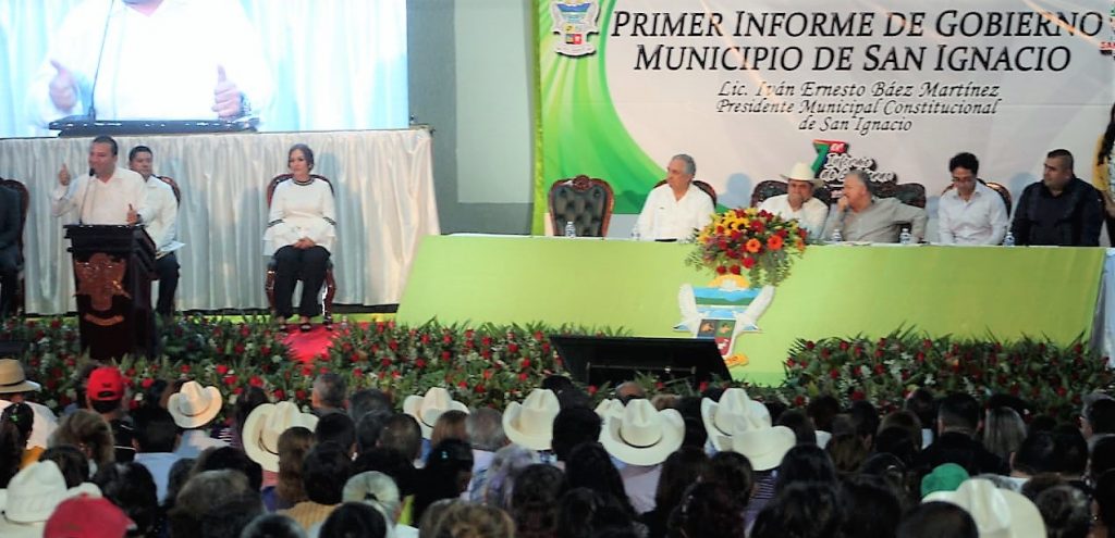 Iván Báez Martínez rinde su primer informe de gobierno