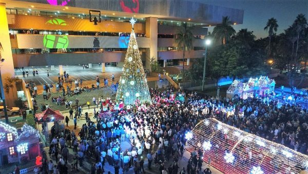 Encendido del Árbol de Navidad en Villa Navideña Culiacán Sinaloa México 2019 1