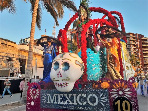 Primer Desfile Domingo de Carnaval de Mazatlán 2020 Carro Alegórico