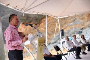 Supervisan AMLO y Quirino construcción de la carretera Badiraguato Chihuahua 3