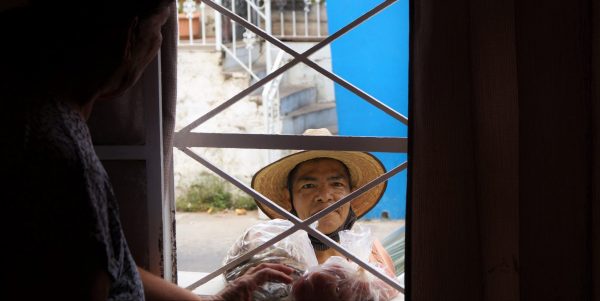 Covid 19 y la Gastronomía Vendiendo Alimentos en la Calle 2020