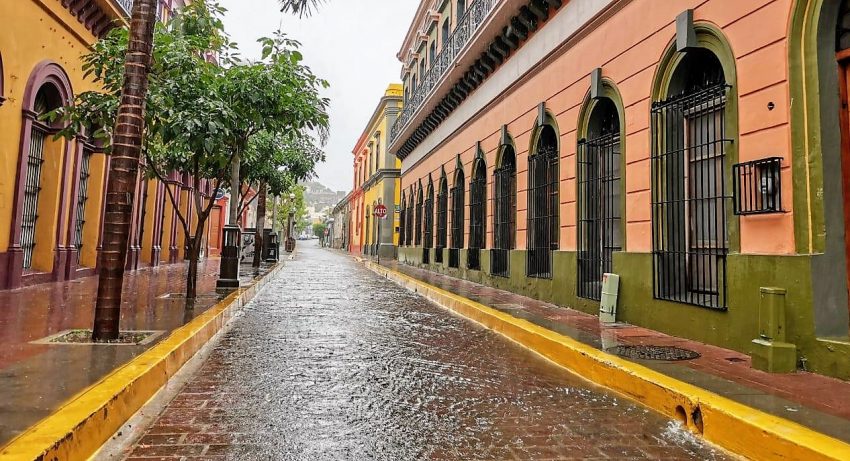 Goza del Otro Sentido de las Cosas en Mazatlán Lluvia en el Centro Histórico 2020 (1)