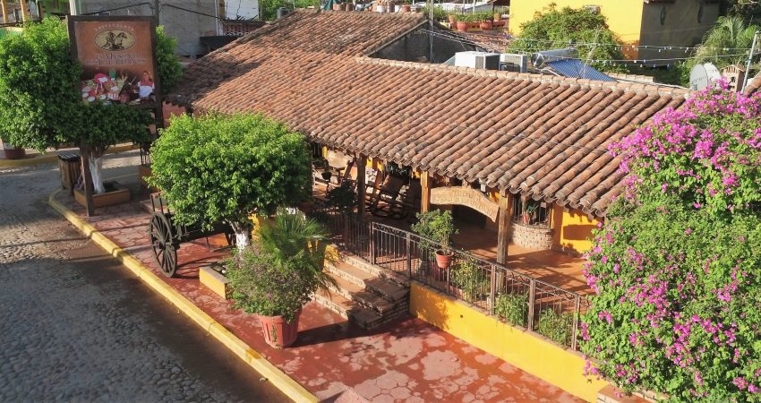 Restaurante El Mesón de los Lauréanos: La Casa de los Artistas en Sinaloa