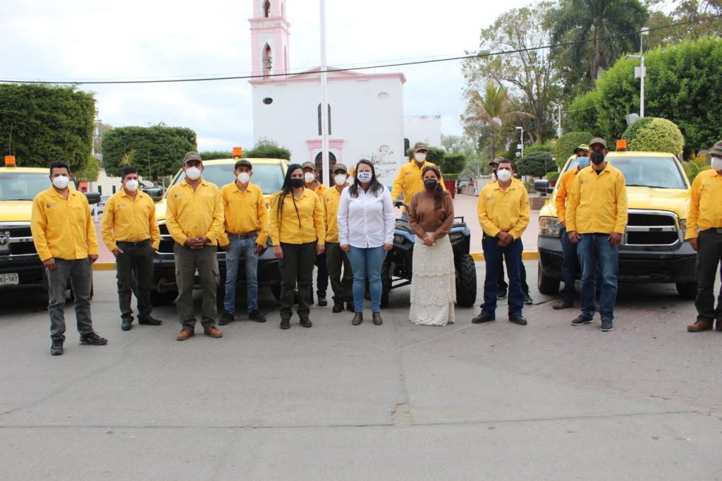 La SEDESU entrega vehículos para el combate de incendios forestales