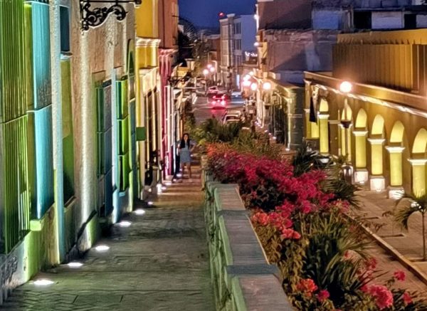 Caminando de Día y de Noche por el Rebaje DE Mazatlán Zona Trópico Sinaloa México 2021