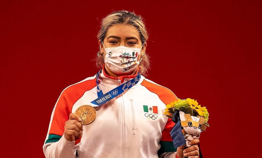 Entrega pesista Aremi Fuentes tercera medalla para México en Tokio 2020