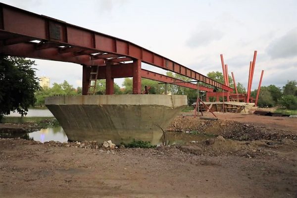 Quirino Ordaz Coppel supervisa construcción de puente bimodal en parque Las Riberas 2021 1