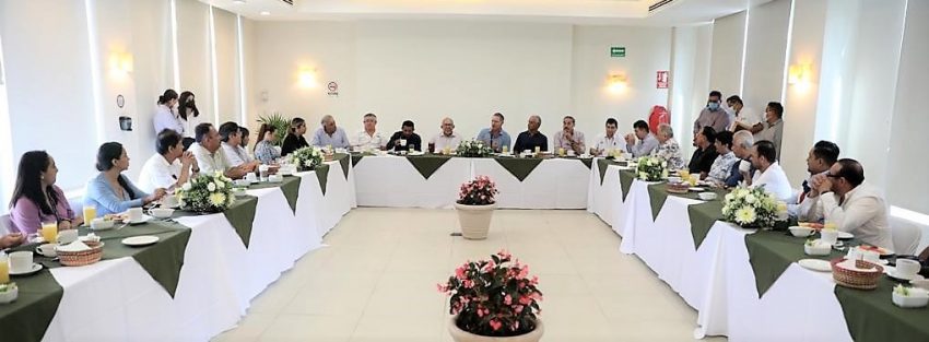 Quirino se reúne con empresarios y comerciantes del ramo turístico de la Zona Dorada de Mazatlán 2021