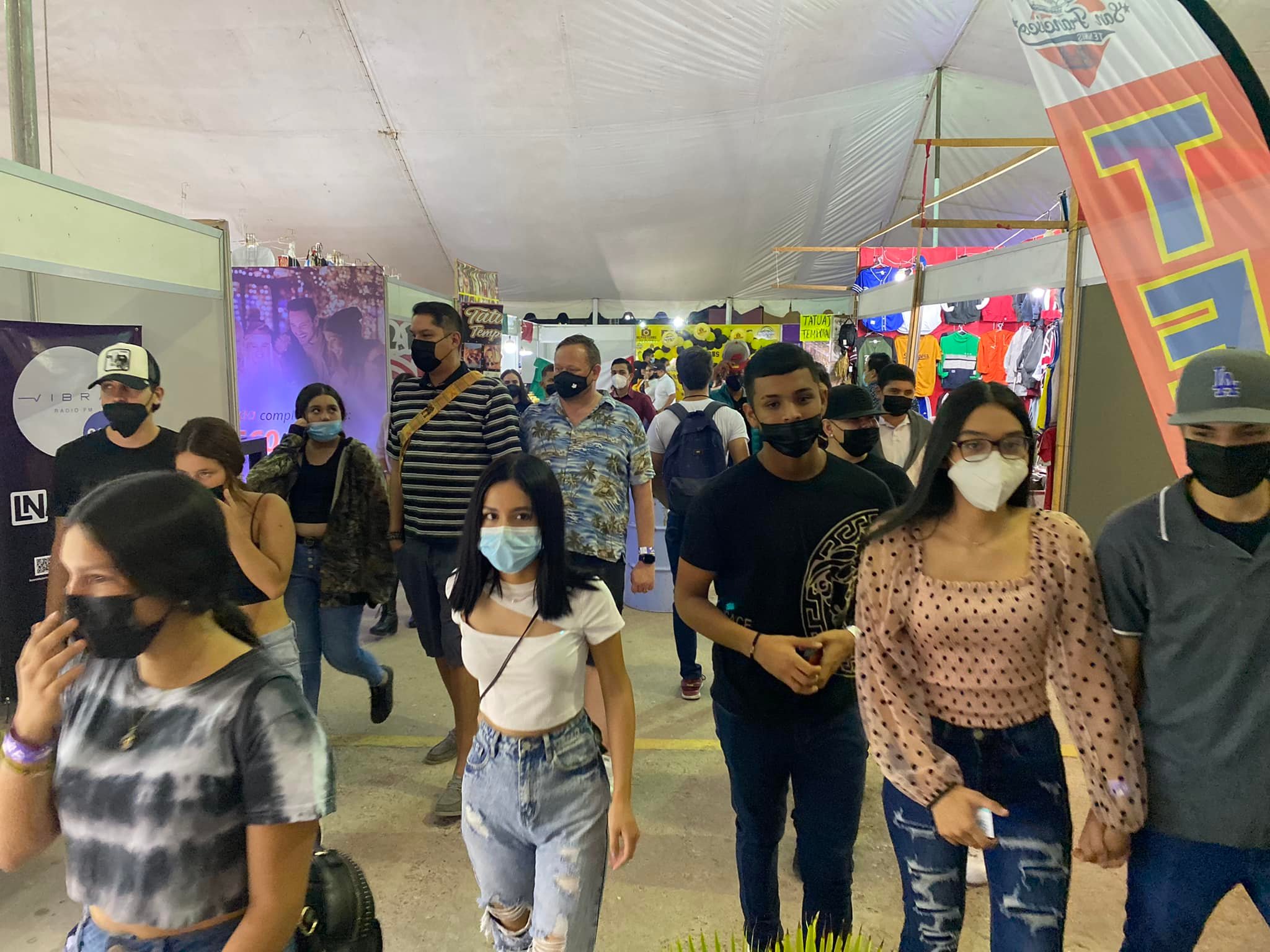 Una noche de fiesta y emoción se vivió en la edición XXXVI de la Expo Canaco Mazatlán y Sur de Sinaloa 2021, tras regresar después del paro pandémico en el 2020.