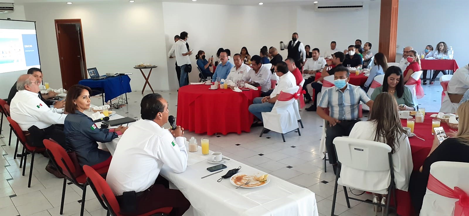 CMIC Y AMPI impulsarán reordenamiento de inversiones, una reingeniería vial y freno a la especulación de tierras para evitar colapse desarrollo de Mazatlán. 2021 4