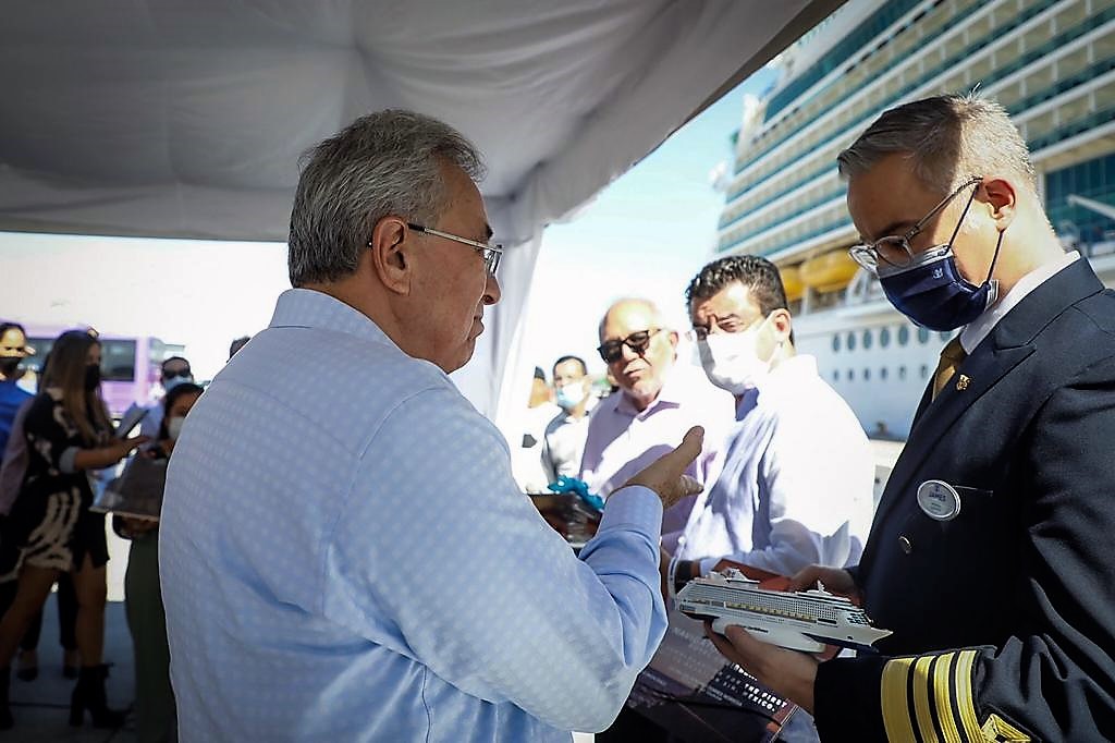 Visita al Crucero Royal Caribean Int en Mazatlán Ruben Rocha Moya 2021 1