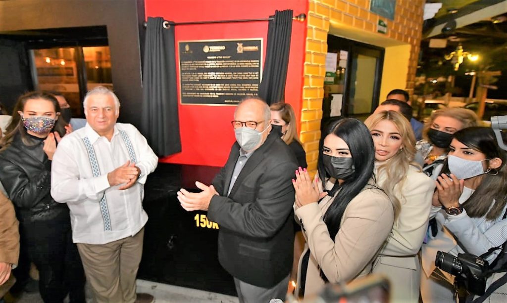 Inaugura Secretario Federal de Turismo Miguel Torruco Marqués Monumento a The Beatles en Mazatlán 2022
