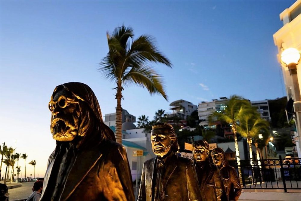 Inaugura Secretario Federal de Turismo Miguel Torruco Marqués Monumento a The Beatles en Mazatlán 2022 3