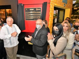 Inaugura Secretario Federal de Turismo Miguel Torruco Marqués Monumento a The Beatles en Mazatlán 2022
