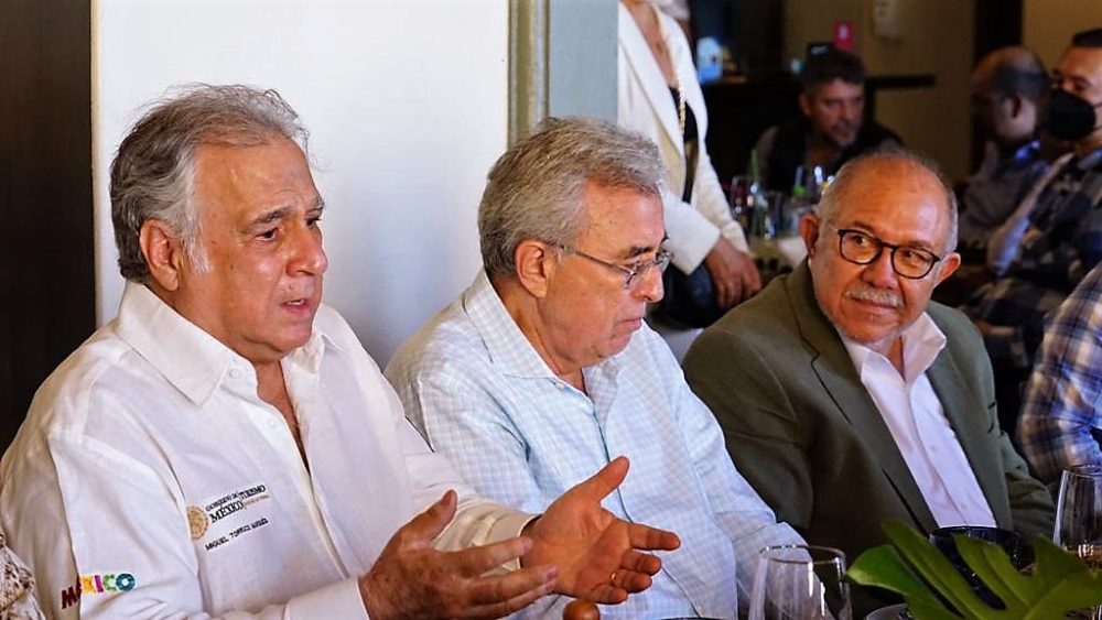 Rubén Rocha Moya y Miguel Torruco Marqués se reúnen con empresarios de Mazatlán para aumentar el turismo 2022 1