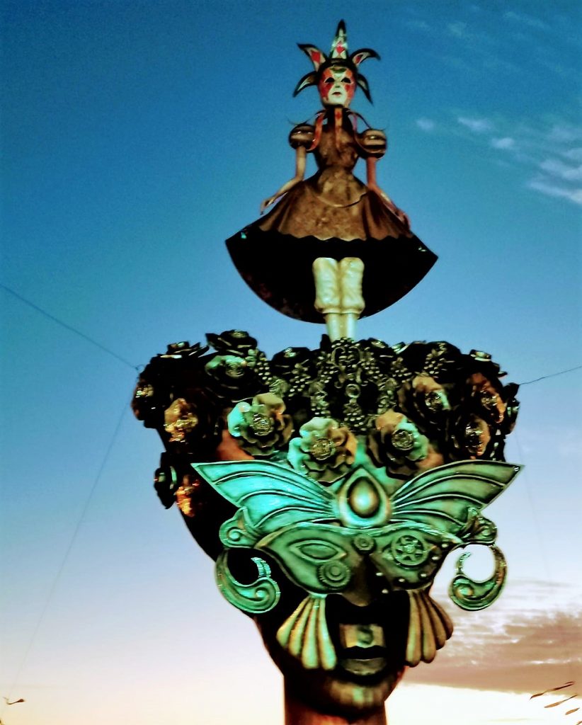 Alegoría de Época Carnaval Internacional de Mazatlán 2022 Serie Monones o Monigotes