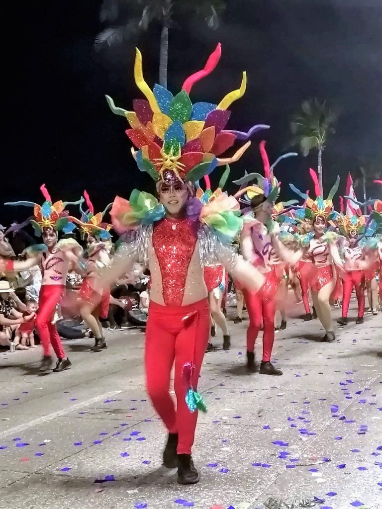 Autoriza el Gobierno de Sinaloa la Realización del Carnaval de Mazatlán 2022 y con ello fest6ejan los Carnavaleros y se Enojan los Preocupados por la Salud 2