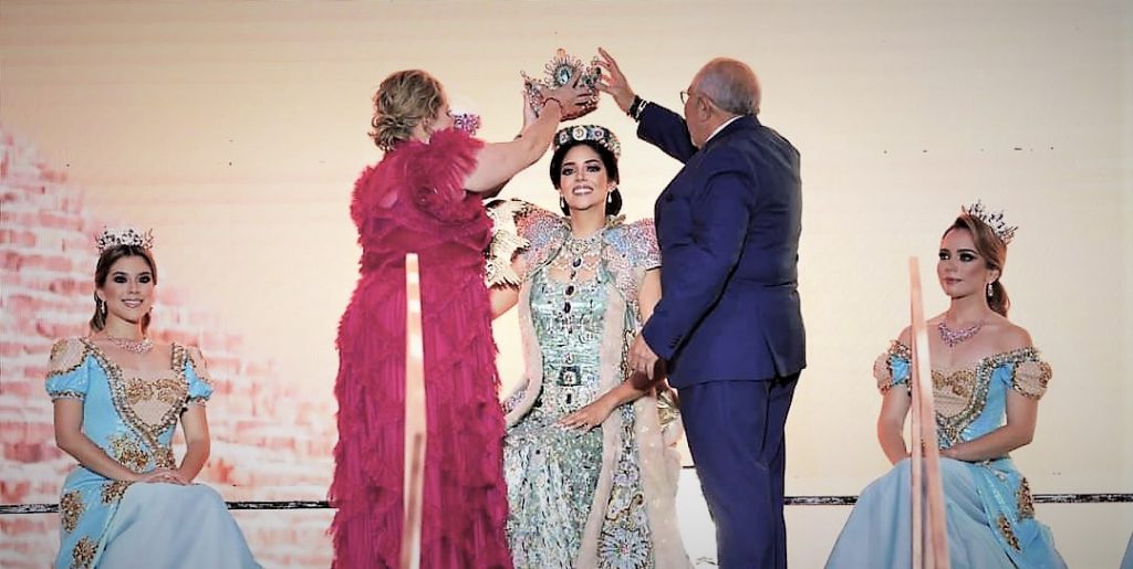 Carolina II es Coronada como Reina del Carnaval Internacional de Mazatlán 2022