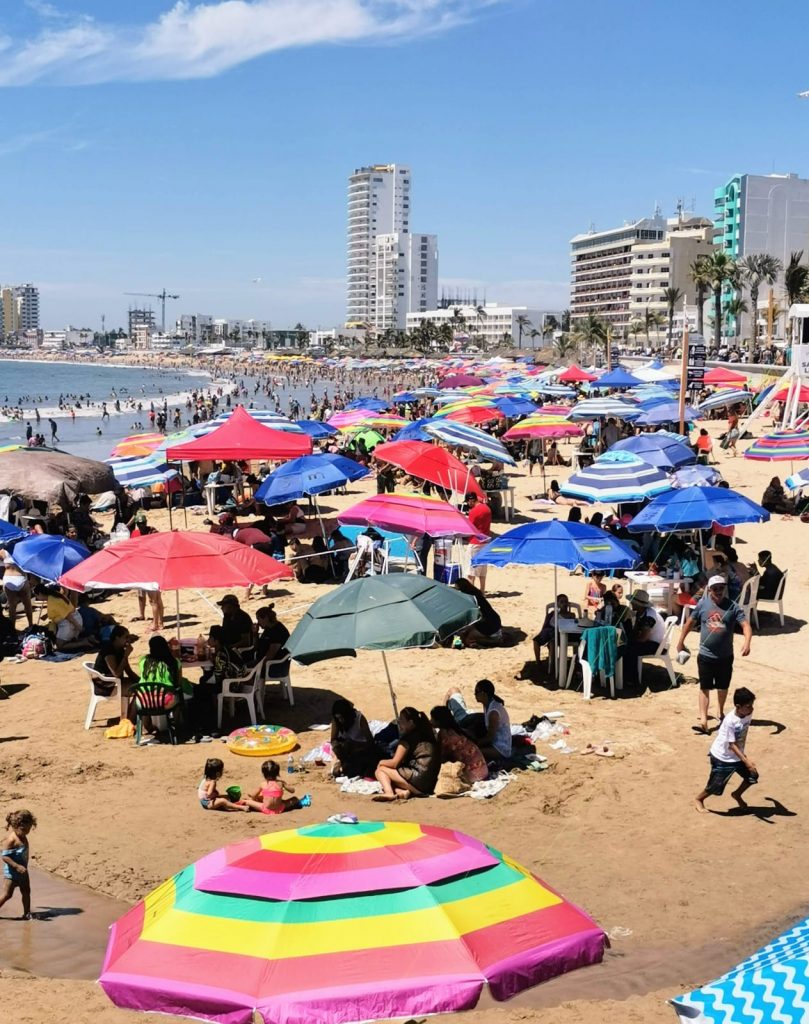 70894 personas asistieron este sábado de Semana SANTA 2022 a las playas de Mazatlán 1