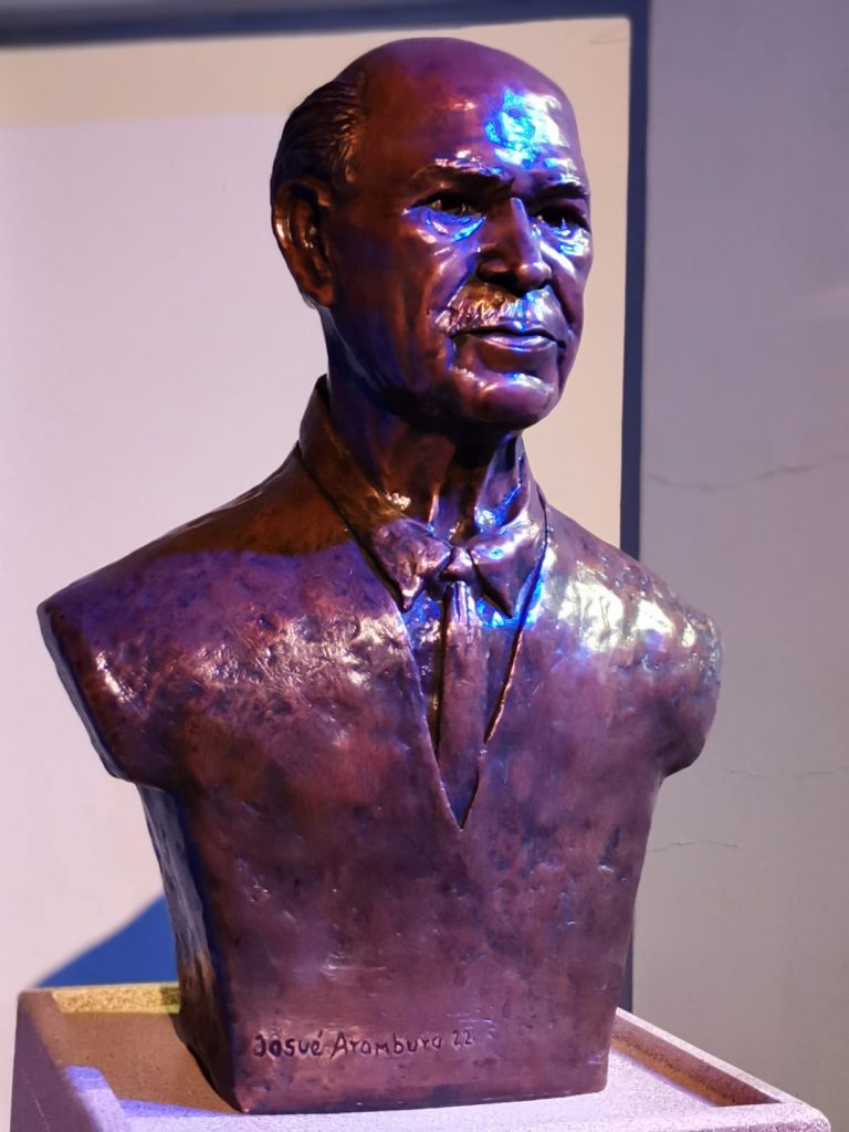 Develan Busto en Honor al Matro Antonio López Sáenz en el Lobby del Teatro Ángela Peralta de Mazatlán 2022 1
