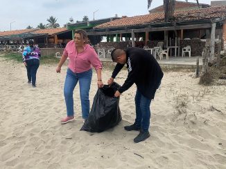 Limpian playas de el Caimanero previo a la Semana Santa 2022