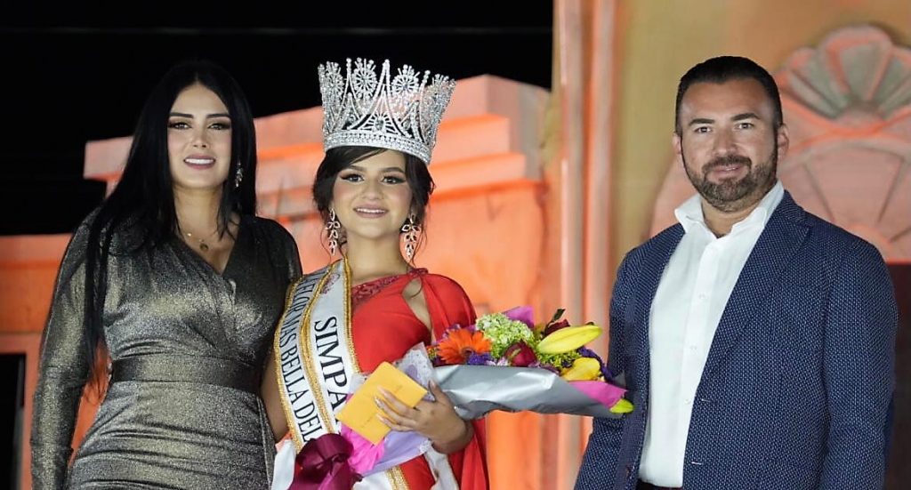 Ana Karen Val corona a Anneht como “La Flor Más Bella del Ejido” en Elota 2022