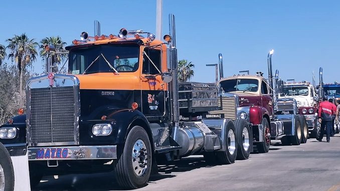 Caravana de Tracto Camiones de Monterrey Visita Mazatlán 2022 1