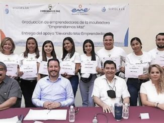 Gobierno de Mazatlán y Sedectur entregan reconocimientos y apoyos a graduados del programa Emprendamos Maz, Incubadora de Negocios 2022