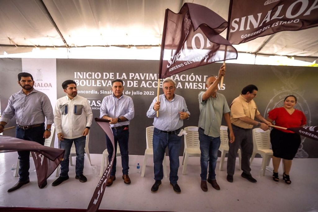 El Gobernador de Sinaloa Rubén Rocha inicia modernización de acceso a Mesillas 2022 a